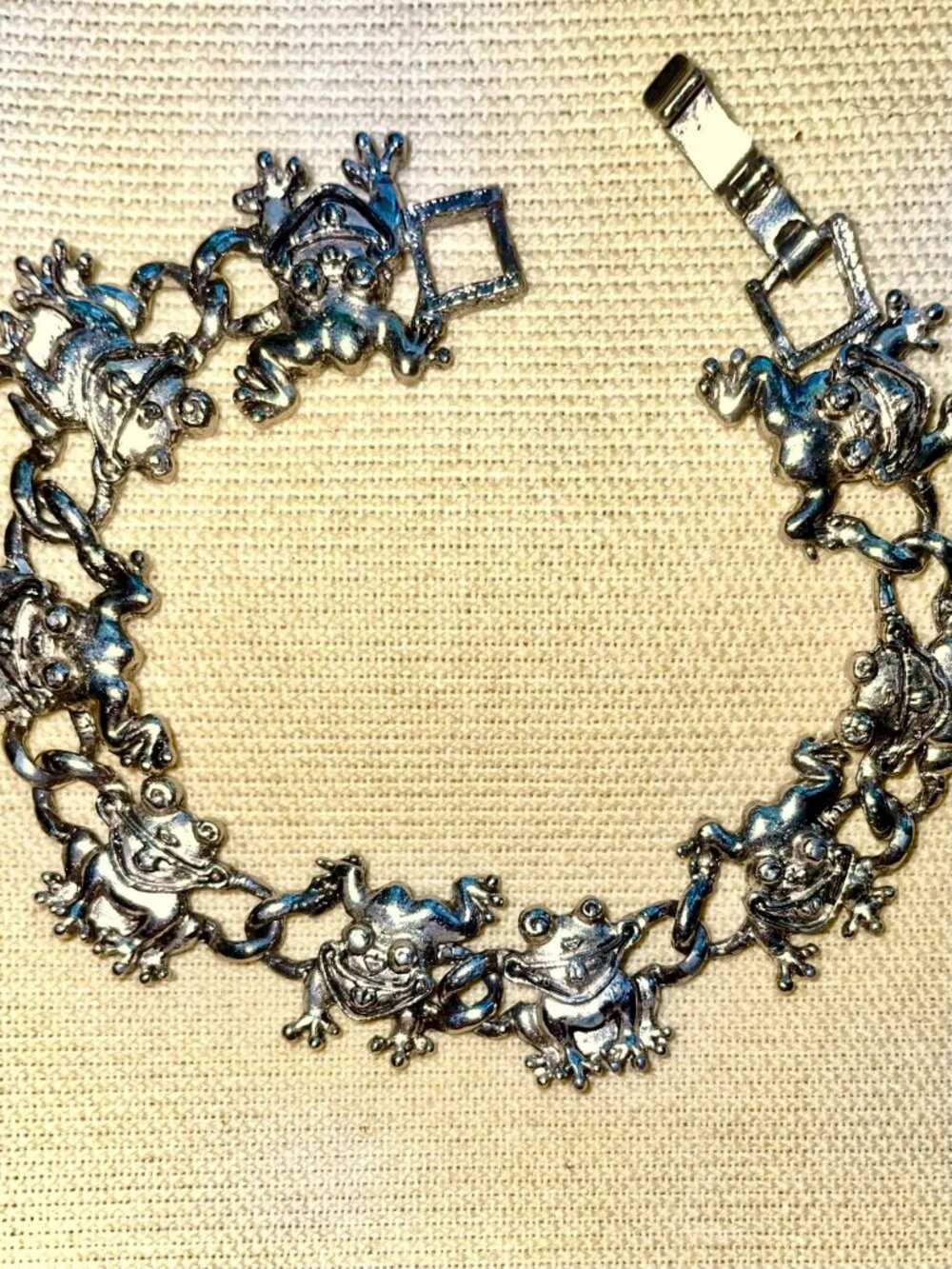9 Frog Link Bracelet Vintage silver tone Whimsical Frog Jewelry